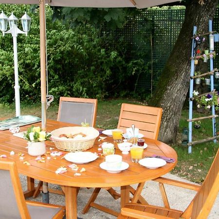 Les Hibiscus Bed & Breakfast Maisons-Laffitte Eksteriør bilde