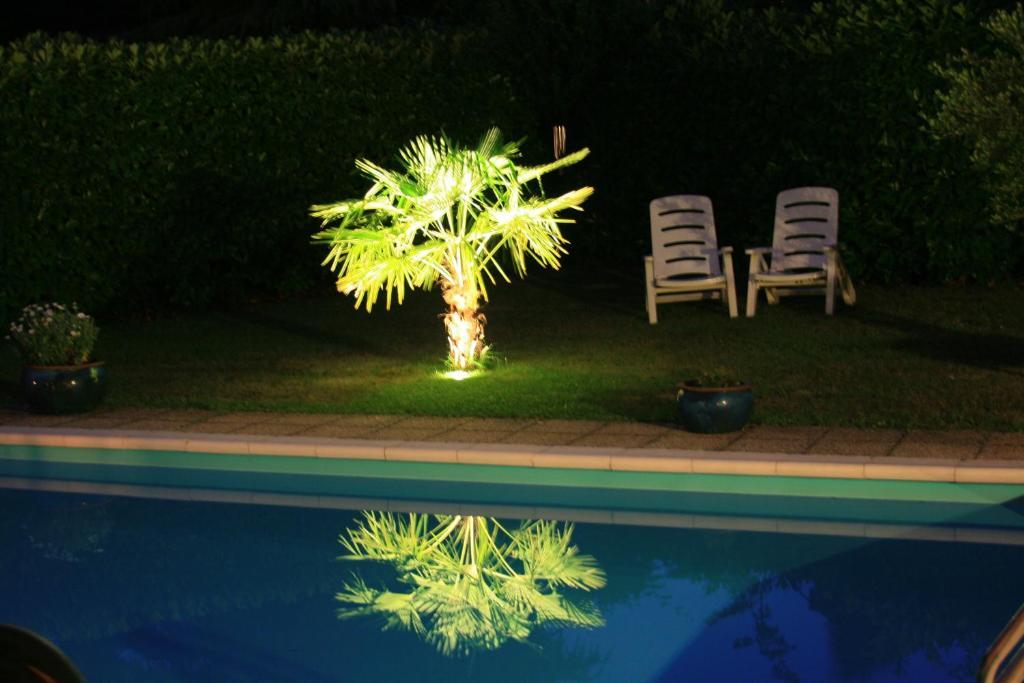 Les Hibiscus Bed & Breakfast Maisons-Laffitte Eksteriør bilde