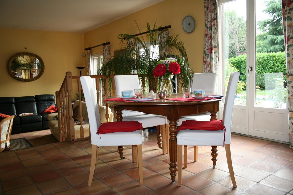 Les Hibiscus Bed & Breakfast Maisons-Laffitte Eksteriør bilde