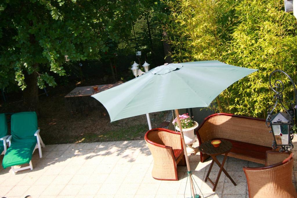 Les Hibiscus Bed & Breakfast Maisons-Laffitte Eksteriør bilde