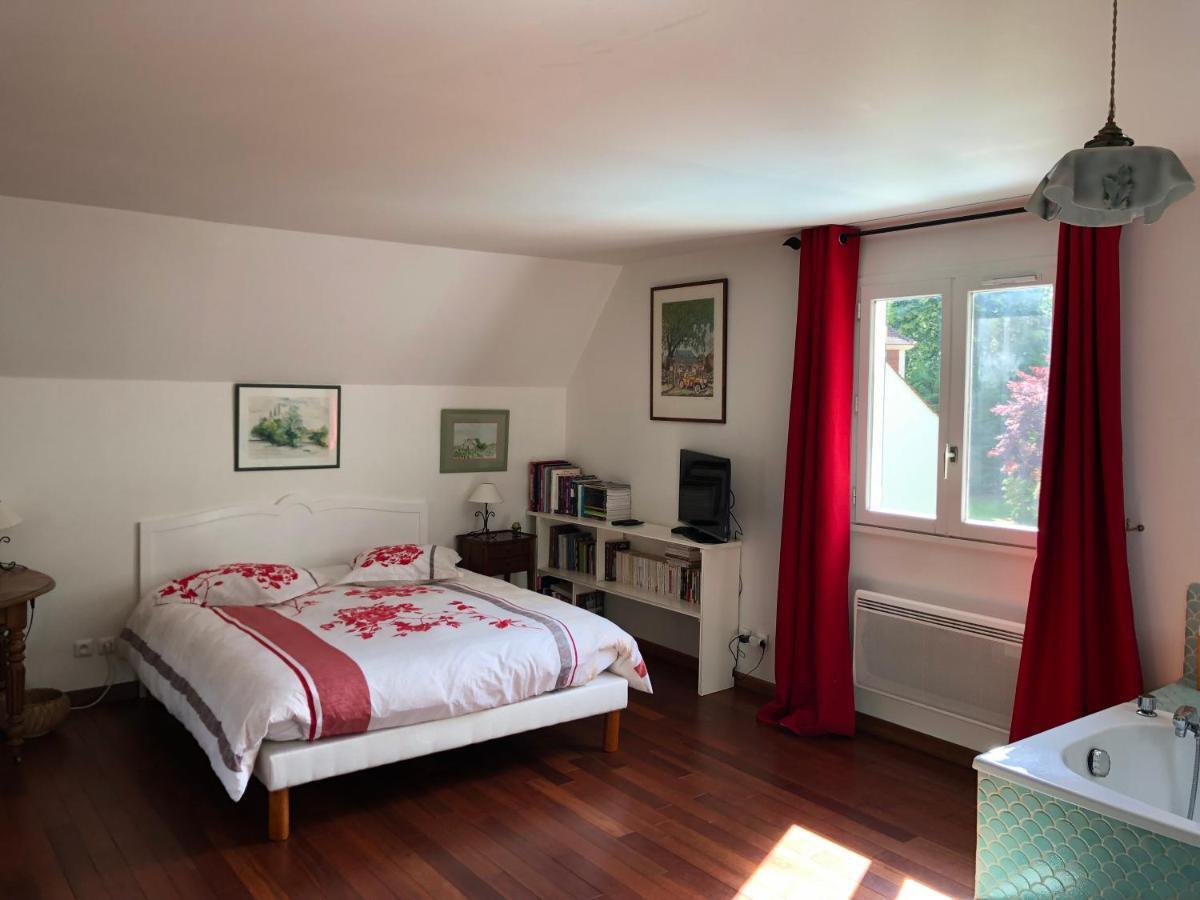 Les Hibiscus Bed & Breakfast Maisons-Laffitte Eksteriør bilde